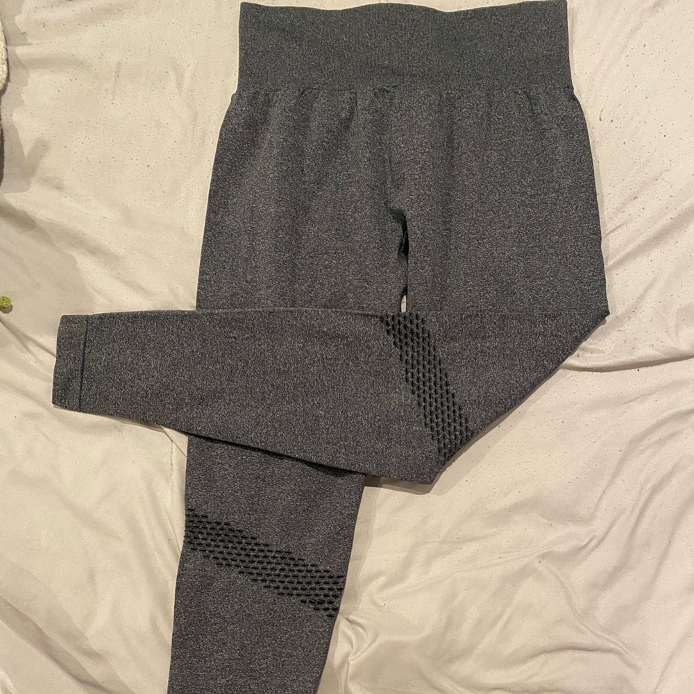 booty scrunch leggings, size large